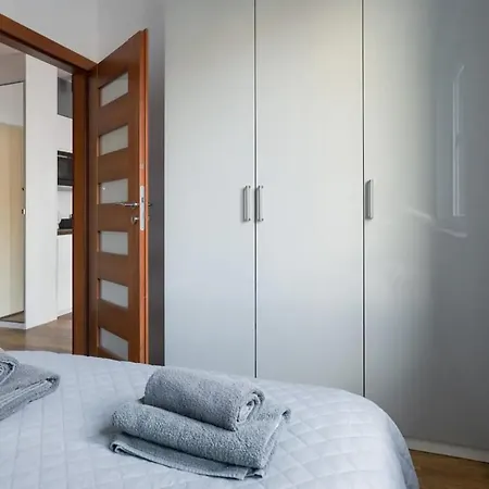 דירה Modern And Comfortable With A Bedroom קרקוב