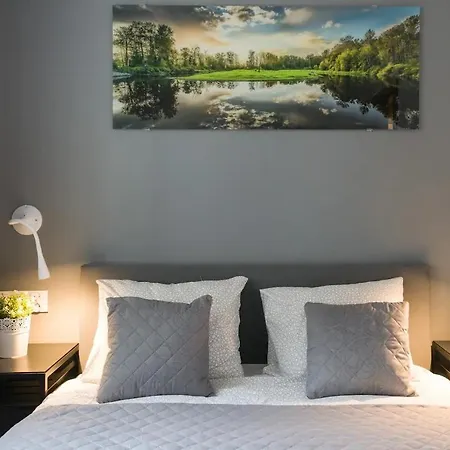 דירה Modern And Comfortable With A Bedroom קרקוב