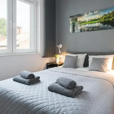 Modern And Comfortable With A Bedroom 公寓